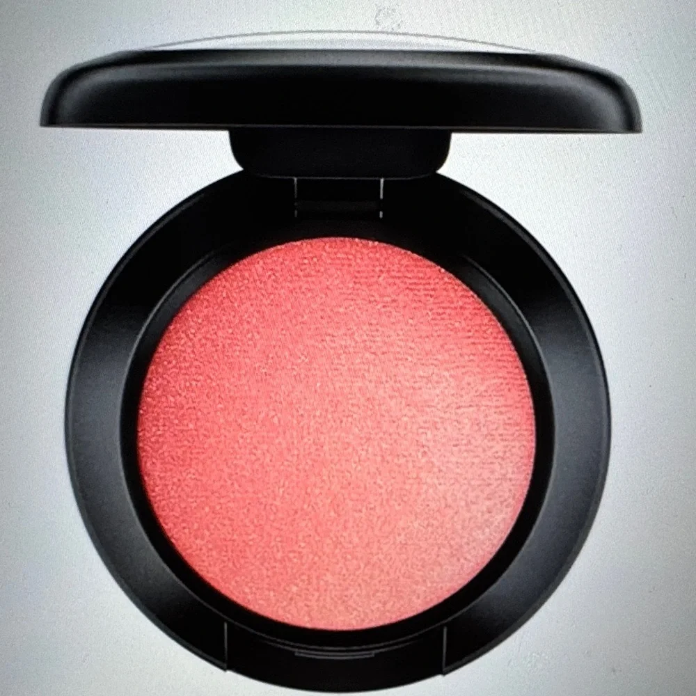 MAC Fashion’s Field Day Frost Eye Shadow